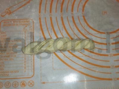 Varškės pynutės prie arbatos Žingsnis 7