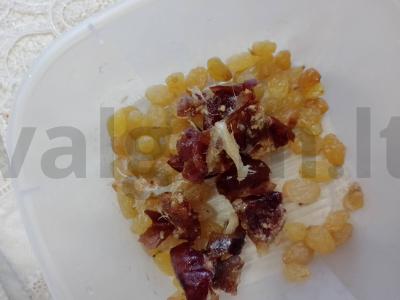 Abrikosų džemo pyragas su razinomis ir datulėmis Žingsnis 2