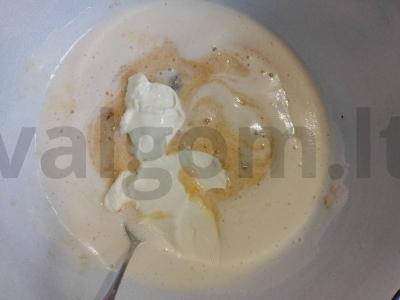 Abrikosų džemo pyragas su razinomis ir datulėmis Žingsnis 4