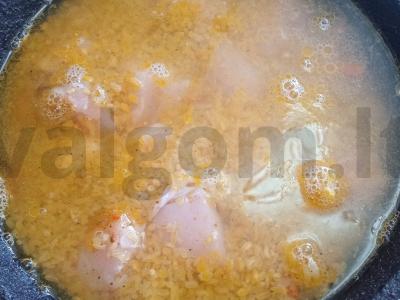 Bulguro plovas su kalakutiena, kalendra ir granato sėklomis Žingsnis 6