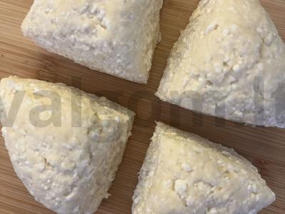 Varškės bandelės su moliūgo sėklomis ir sezamu Žingsnis 4