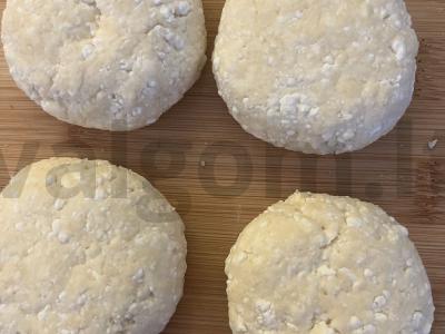 Varškės bandelės su moliūgo sėklomis ir sezamu Žingsnis 5