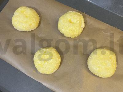 Varškės bandelės su moliūgo sėklomis ir sezamu Žingsnis 6