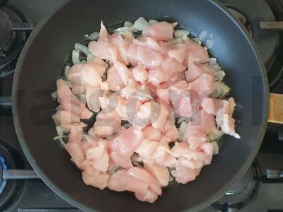 Vištienos filė, troškinta grietinėje Žingsnis 3