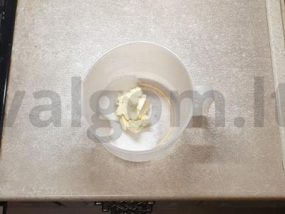 Švelnūs keksiukai su apelsinų žievele Žingsnis 1