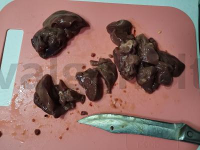 Vištienos kepenėlės grietinėje Žingsnis 2