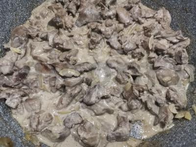 Vištienos kepenėlės grietinėje pagrindine nuotrauka