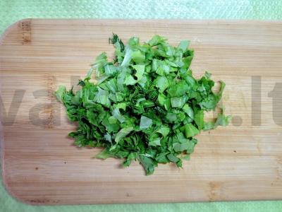 Sultingas salotas su daržovėmis, kiaušiniais ir žolelėmis Žingsnis 2