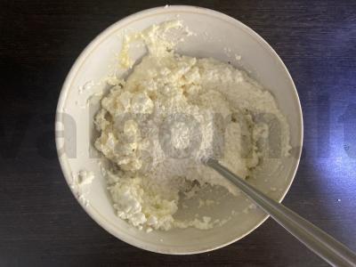 Sūrio blynai su kokosų drožlėmis, kepti orkaitėje Žingsnis 1