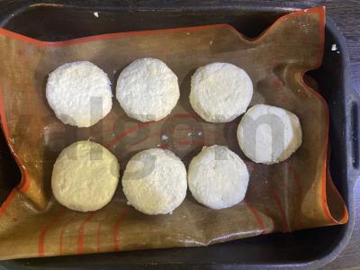 Sūrio blynai su kokosų drožlėmis, kepti orkaitėje Žingsnis 3