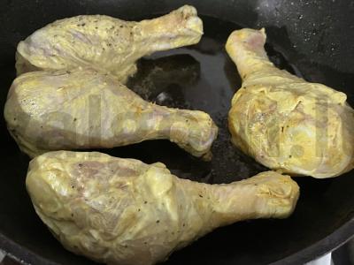 Vištienos kojos su karčiu ant keptuvės Žingsnis 6