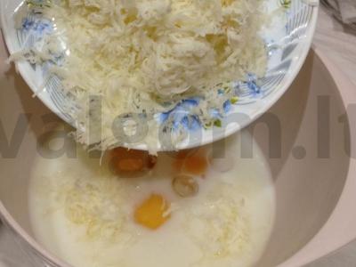 Sūrio keksiukai su pienu Žingsnis 4