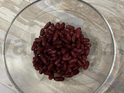 Pupelių ir kukurūzų salotos šventei Žingsnis 1