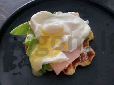 Sūrio baltyminių vaflių be miltų pagrindine nuotrauka