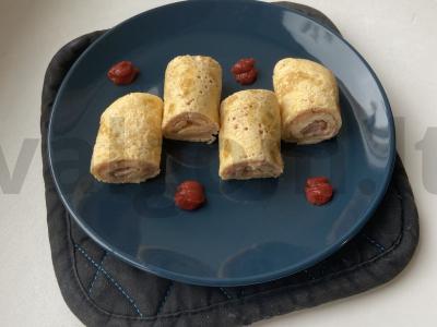 Kiaušinių ritinėliai su mėsos paštetu ir sūriu pagrindine nuotrauka