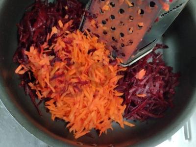 Vegetariškas raudonas barštis su česnaku Žingsnis 3