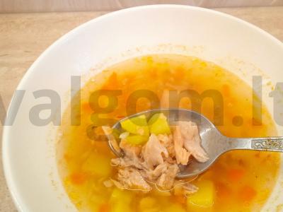 Upėtakio žuvienė pietums pagrindine nuotrauka