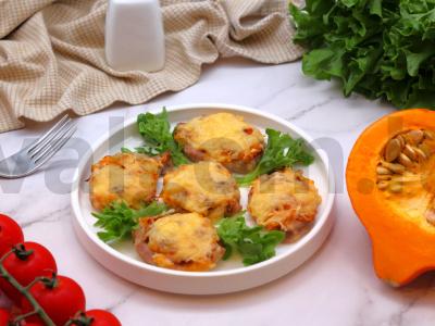 Kepta kiauliena su moliūgu ir sūriu pagrindine nuotrauka