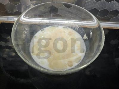 Namų osėtinė pyragas su gauda sūriu ir žolelėmis Žingsnis 1