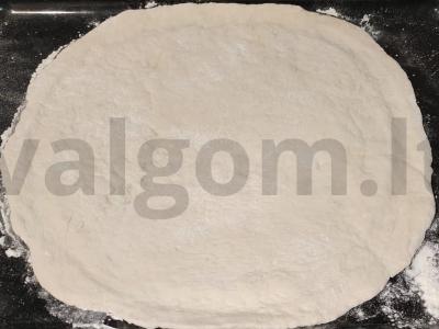 Pica orkaitėje „Trys sūriai“ Žingsnis 4