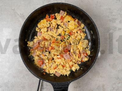 Kiaušiniai su kumpiu ir sūriu Žingsnis 7