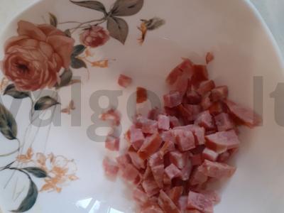 Olivje su šviežiu agurku Žingsnis 1