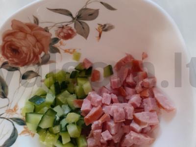 Olivje su šviežiu agurku Žingsnis 2