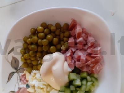 Olivje su šviežiu agurku Žingsnis 4