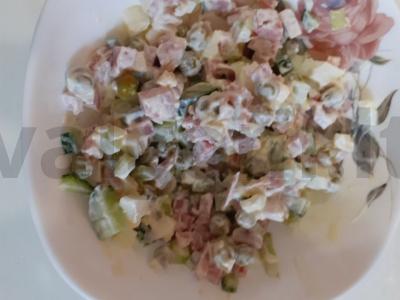 Olivje su šviežiu agurku Žingsnis 5