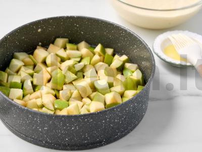 Kvapni šarlotė su obuoliais Žingsnis 6