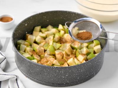 Kvapni šarlotė su obuoliais Žingsnis 7