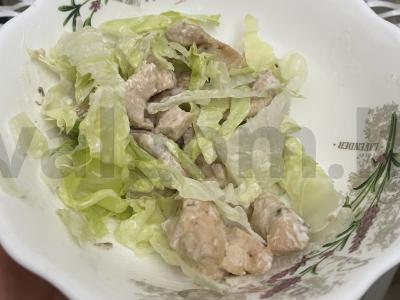 Salotas „Sotūs vištiena“ pagrindine nuotrauka