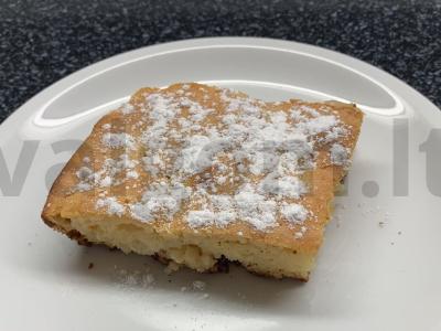 Pyragas su raugintu pienu, varške ir obuoliais pagrindine nuotrauka