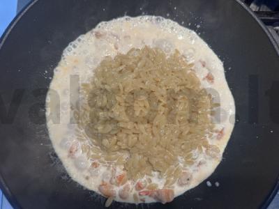 Orzo su krevetėmis grietinėlės-sūrio padaže Žingsnis 5