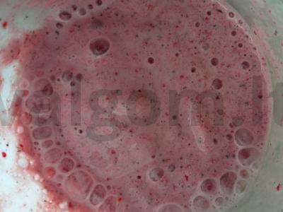 Kokteilis „Pieninė braškė“ Žingsnis 2