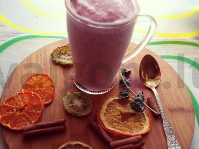 Kokteilis „Pieninė braškė“ Žingsnis 3