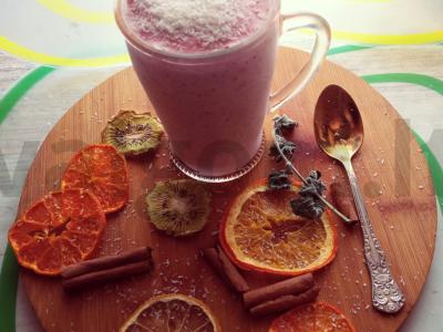 Kokteilis „Pieninė braškė“ pagrindine nuotrauka