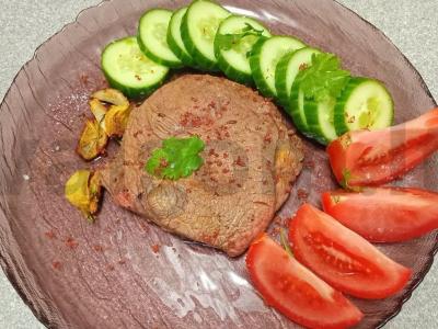 Jautienos steikas su kmynais ir česnaku pagrindine nuotrauka