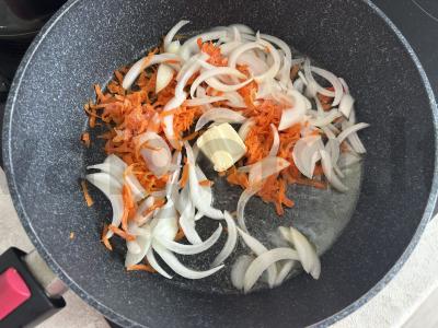 Vištienos kepenėlės su daržovėmis grietinės padaže Žingsnis 1