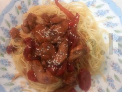 Wok su vištiena, saldžiuoju pipiru ir imbieru pagrindine nuotrauka