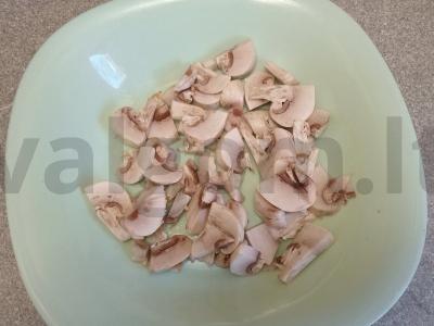 Sriuba su pievagrybiais ir vermišeliu vištienos sultinyje Žingsnis 4