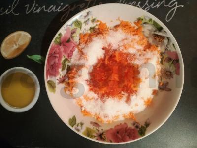 Morkų salotas su džiovintomis abrikosais ir grietine Žingsnis 3