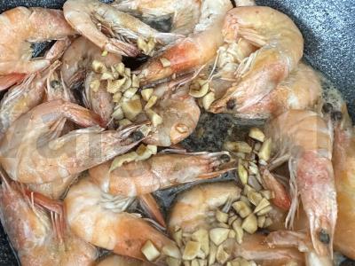 Keptos krevetės vynuose Žingsnis 4