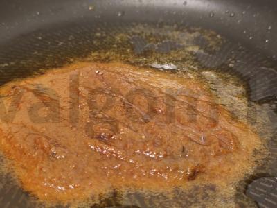 Figūriniai bulvės, troškintos su raudona karčio pasta Žingsnis 3