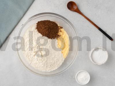 Šokoladiniai sausainiai mikrobangų krosnelėje Žingsnis 3