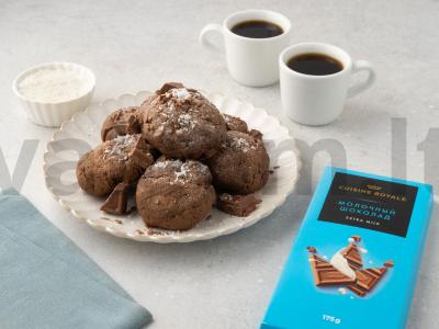 Šokoladiniai sausainiai mikrobangų krosnelėje pagrindine nuotrauka