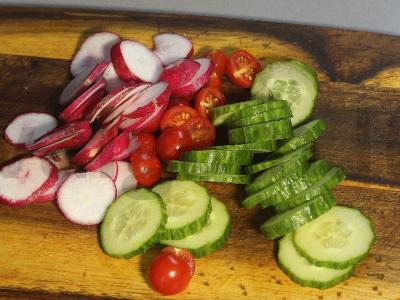 Sveikas pusryčių patiekalas su krekeriais ir daržovėmis Žingsnis 2