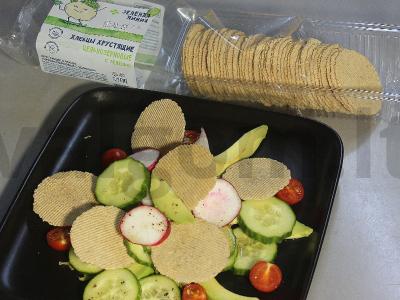 Sveikas pusryčių patiekalas su krekeriais ir daržovėmis Žingsnis 7