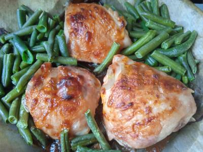 Aštrūs vištienos šlaunelės, keptos su pupelėmis Žingsnis 4