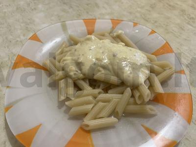 Tirštas sūrio padažas makaronams pagrindine nuotrauka